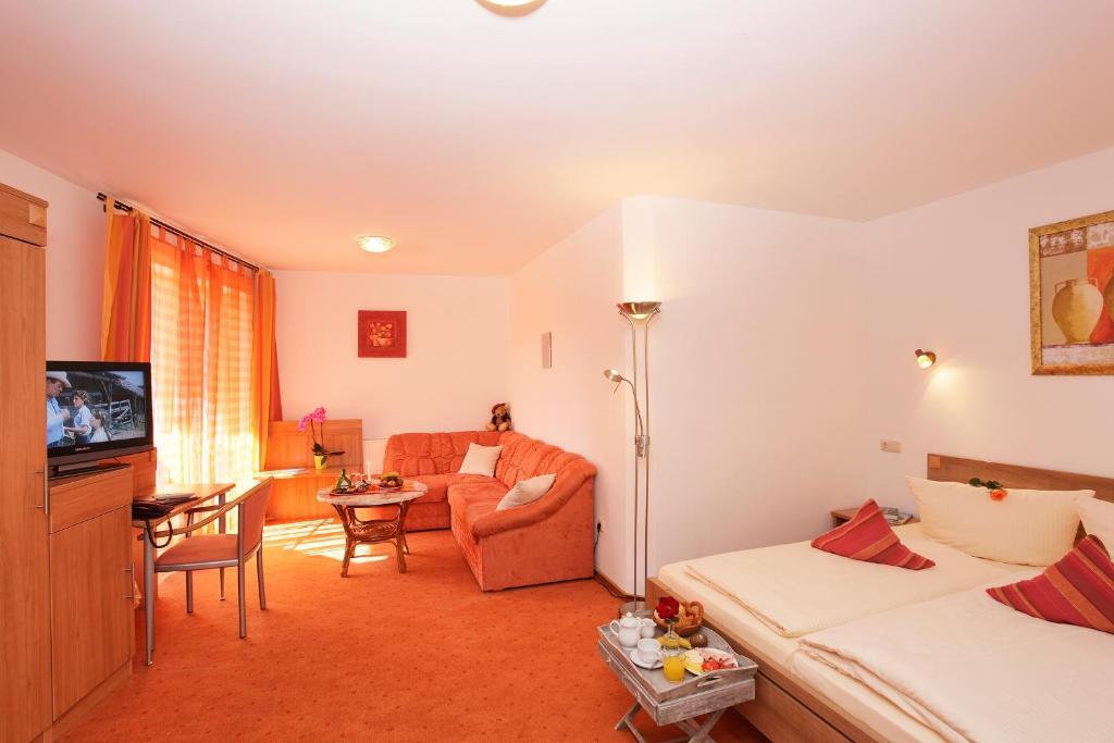 Land- Und Aktivhotel Altmuehlaue Bad Rodach Kamer foto