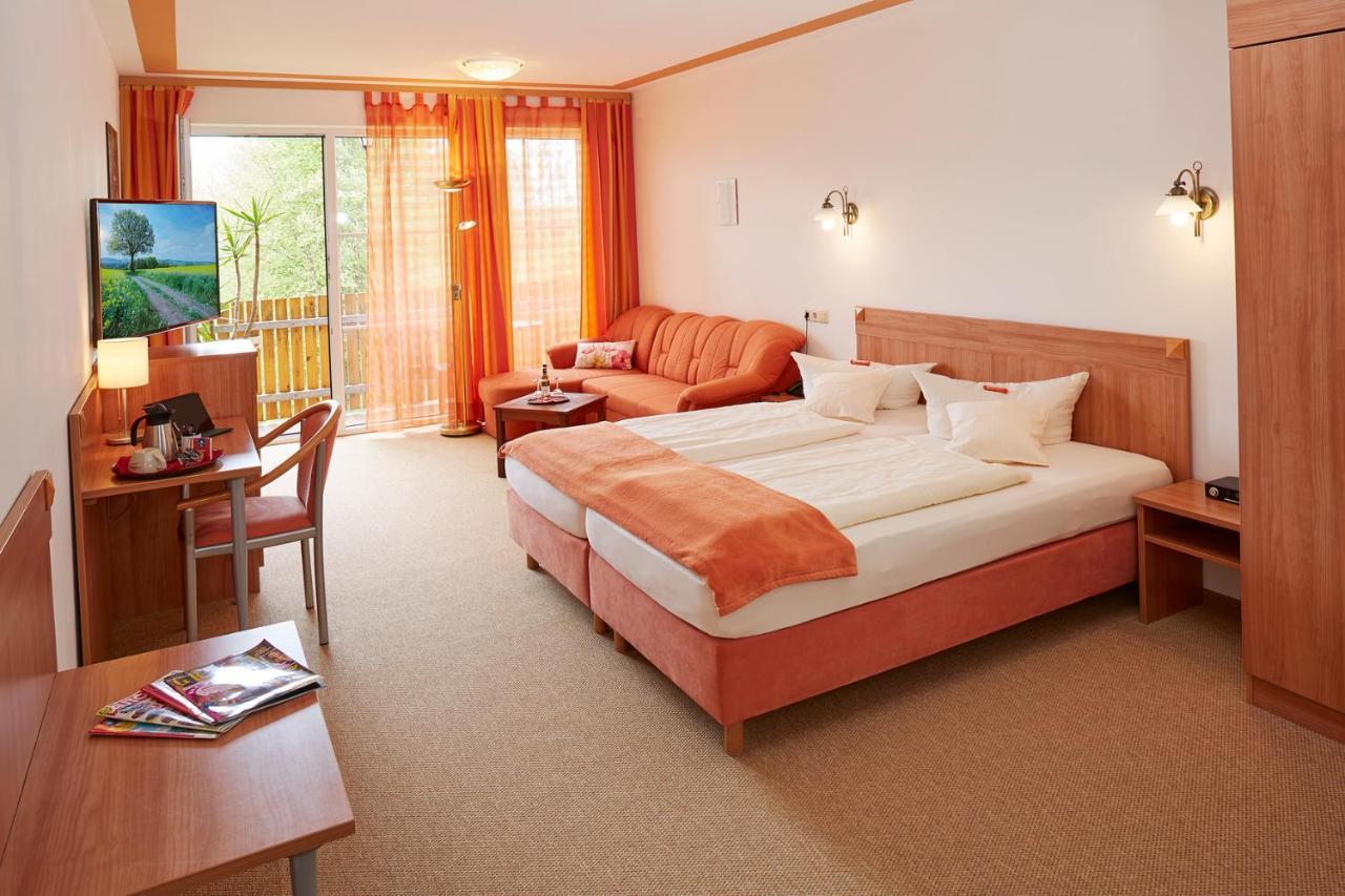 Land- Und Aktivhotel Altmuehlaue Bad Rodach Buitenkant foto