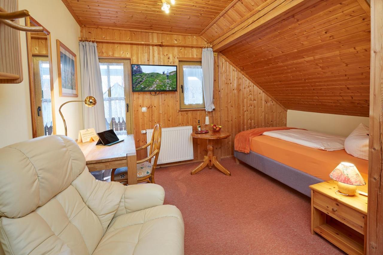 Land- Und Aktivhotel Altmuehlaue Bad Rodach Buitenkant foto