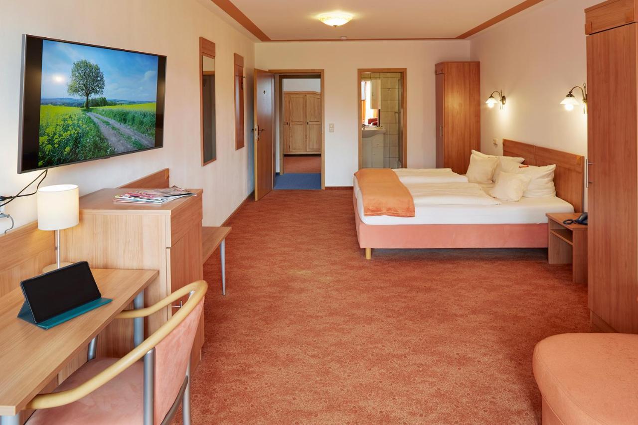Land- Und Aktivhotel Altmuehlaue Bad Rodach Buitenkant foto