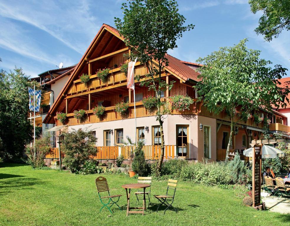 Land- Und Aktivhotel Altmuehlaue Bad Rodach Buitenkant foto